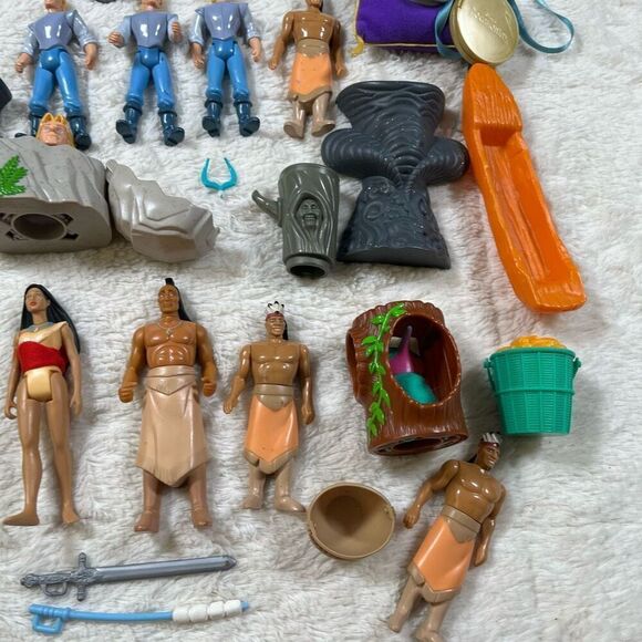 Vintage 90s Pocahontas Burger King Mini Figure Action Toy Playset Lot - Picture 3 of 5